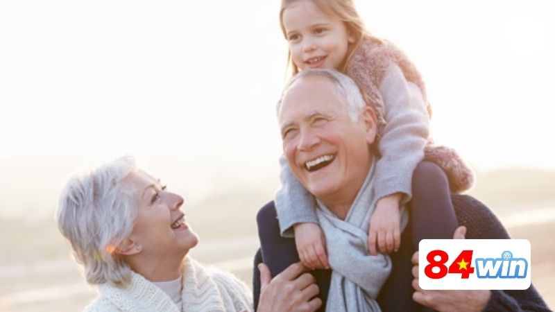 Danh-con-gi-khi-nam-mo-thay-ong-ba-da-mat